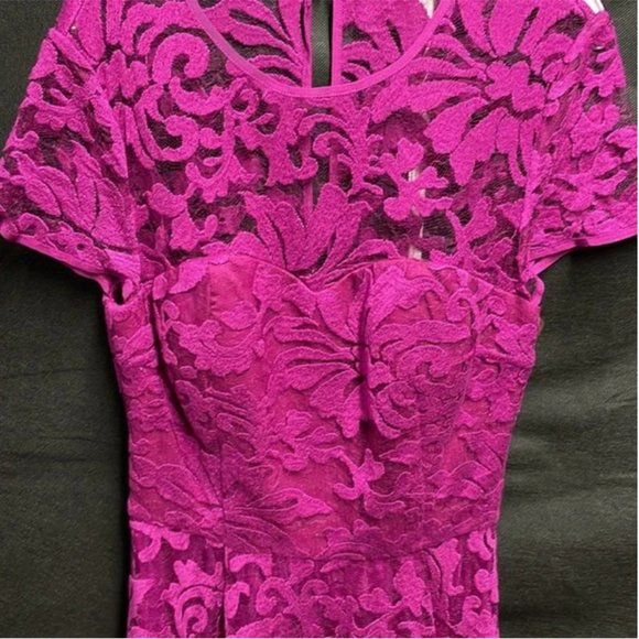 Ted Baker Fuchsia pink Caree Floral Lace Fit-And-Flare Dress size 1 nwt - Picture 4 of 4